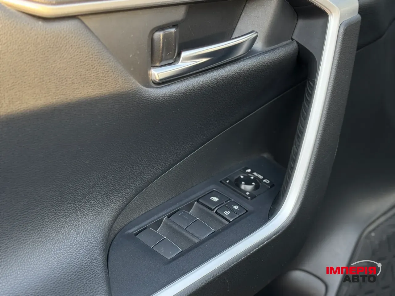 Toyota RAV4 - фото 36