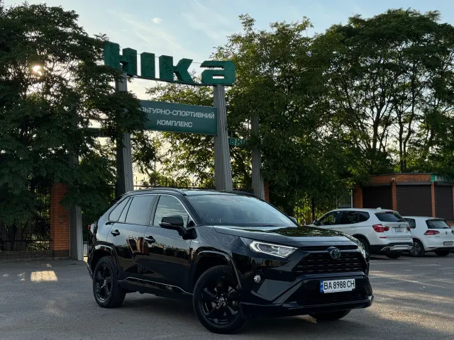 Toyota RAV4 - фото 3