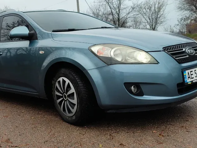 Kia Ceed - фото 5