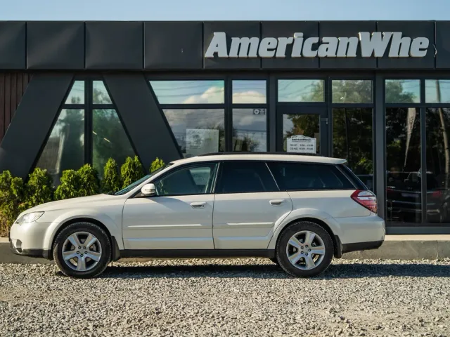 Subaru Outback - фото 4
