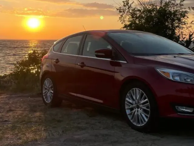 Ford Focus - фото 1