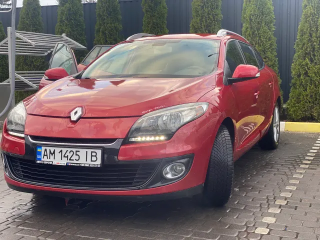 Renault Megane - фото 1