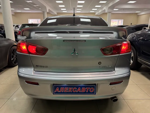 Mitsubishi Lancer - фото 3
