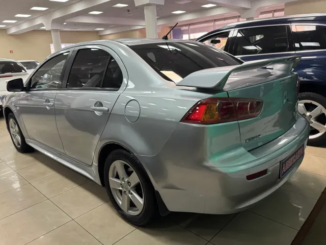 Mitsubishi Lancer - фото 2