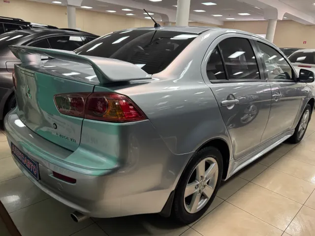 Mitsubishi Lancer - фото 4