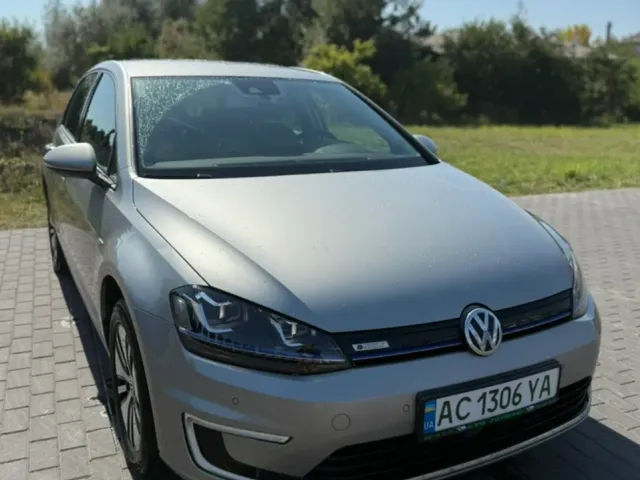 Volkswagen Golf - фото 1