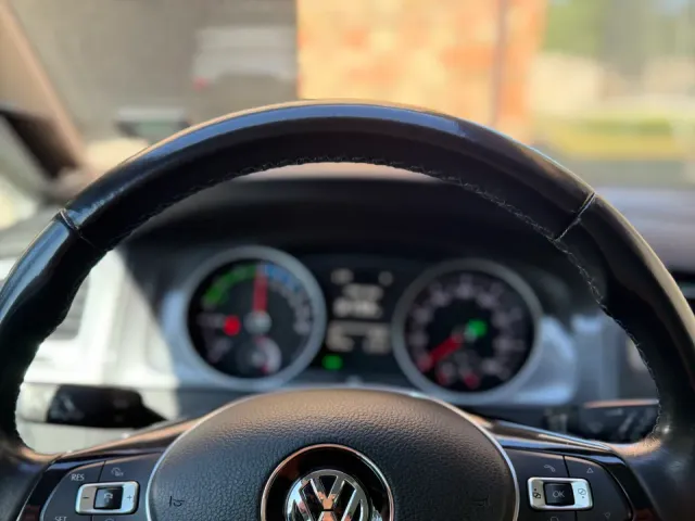 Volkswagen Golf - фото 2