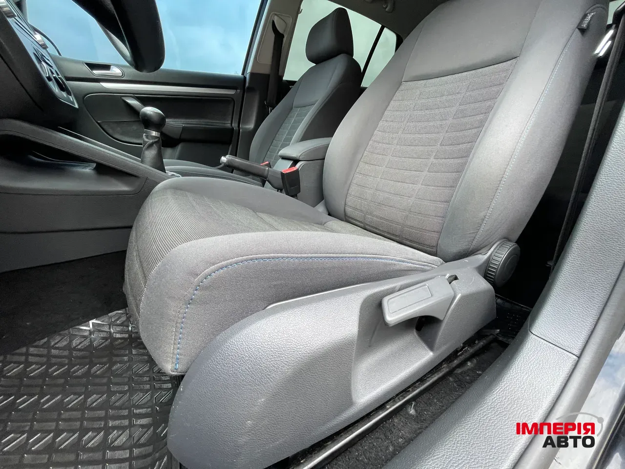 Volkswagen Golf - фото 28