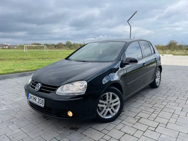 Volkswagen Golf - фото 1