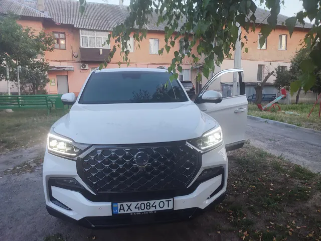 SsangYong Rexton - фото 1