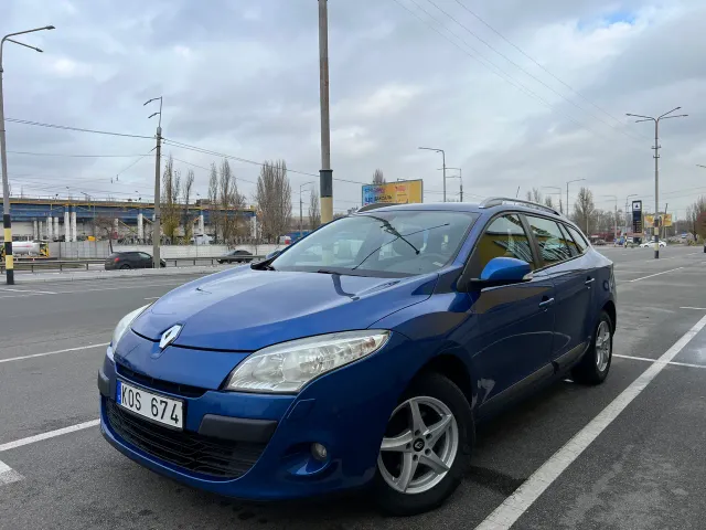 Renault Megane - фото 1