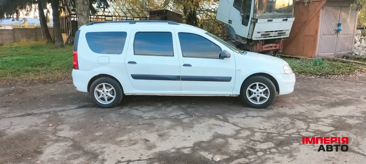 Dacia Logan - фото 3