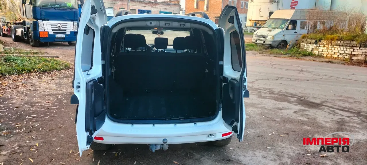 Dacia Logan - фото 5