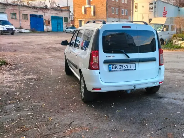 Dacia Logan - фото 4