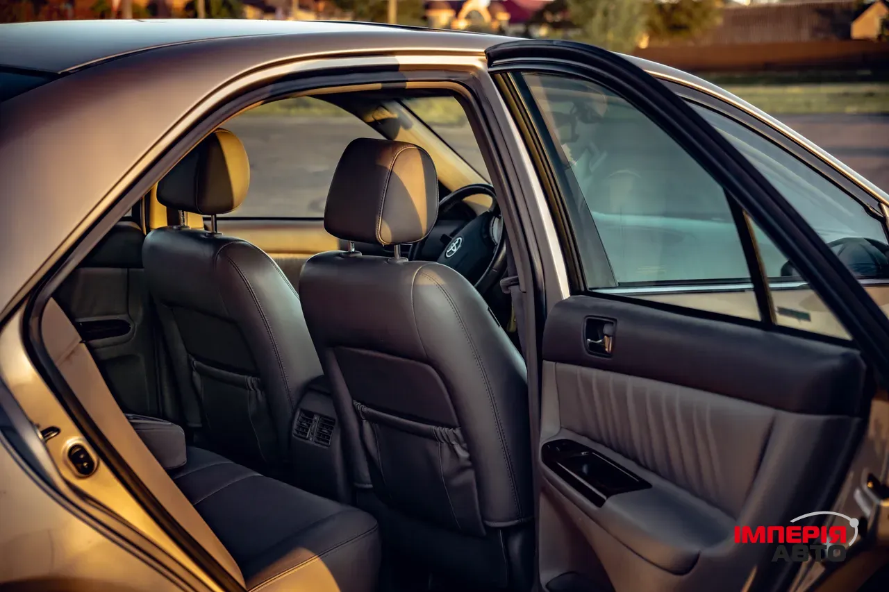 Toyota Camry - фото 8