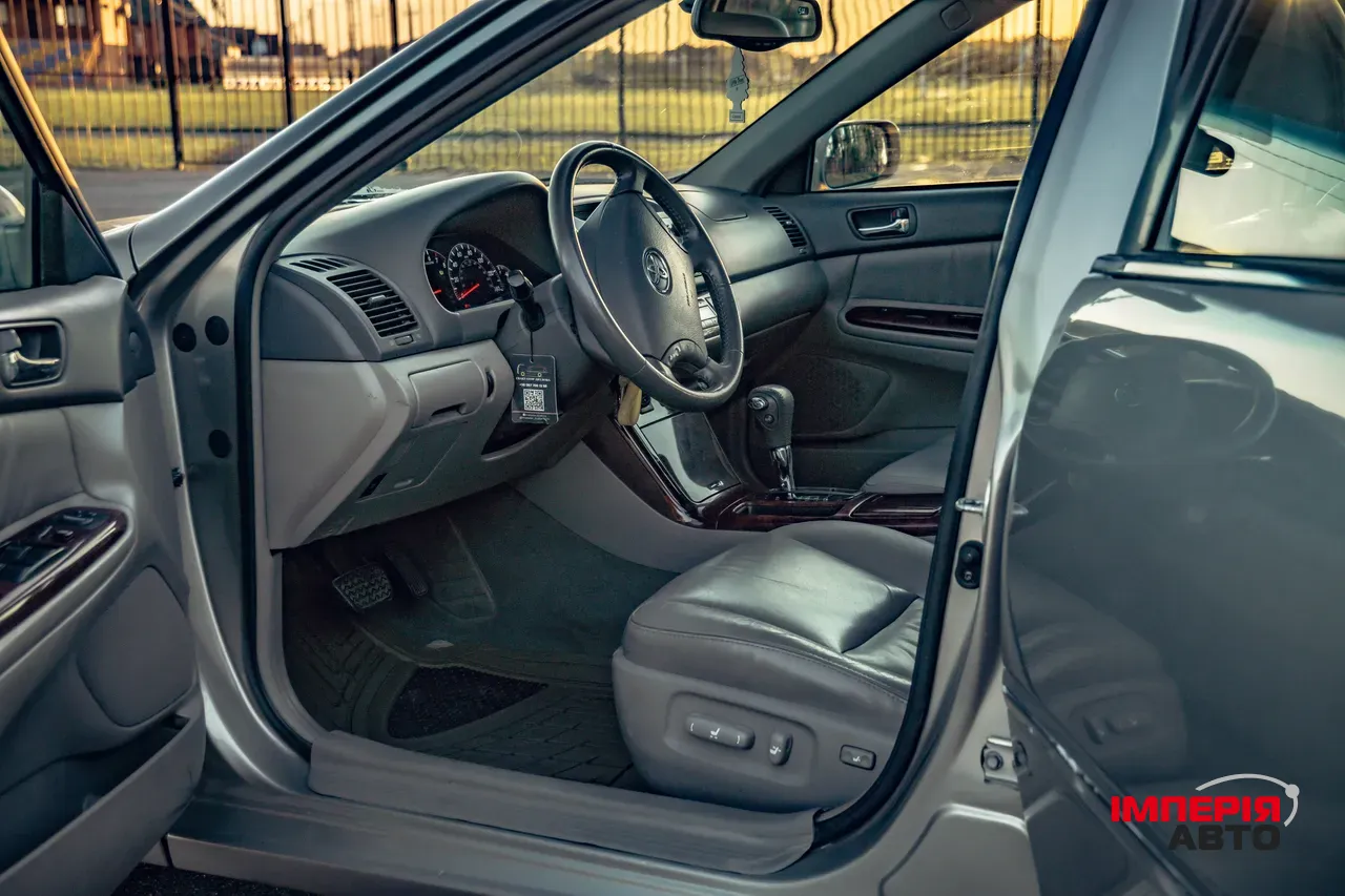 Toyota Camry - фото 15