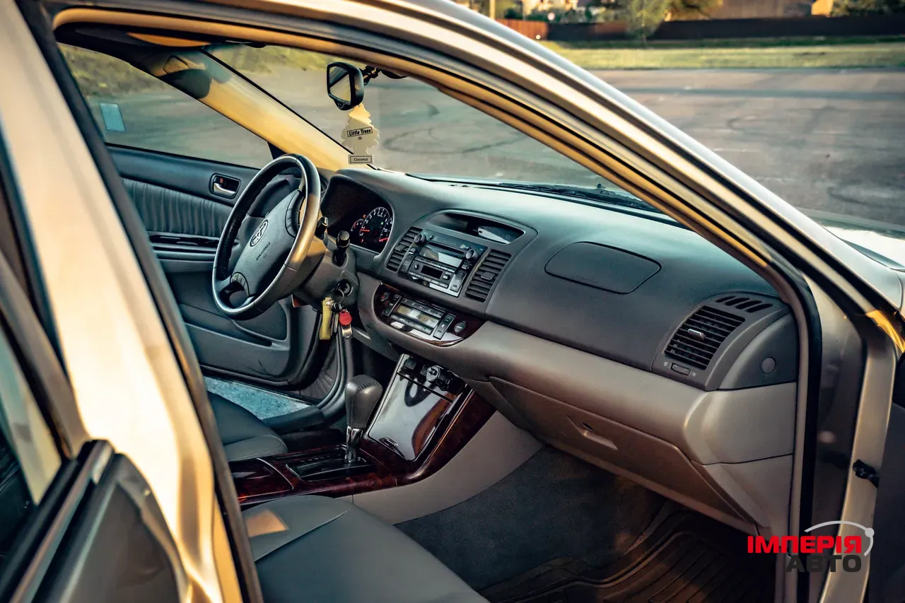 Toyota Camry - фото 12