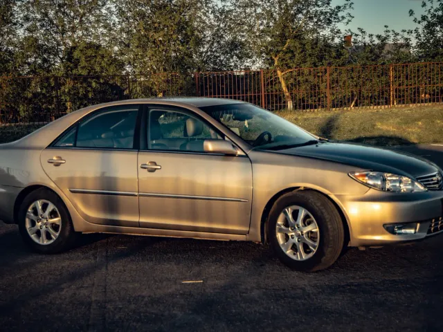 Toyota Camry - фото 4