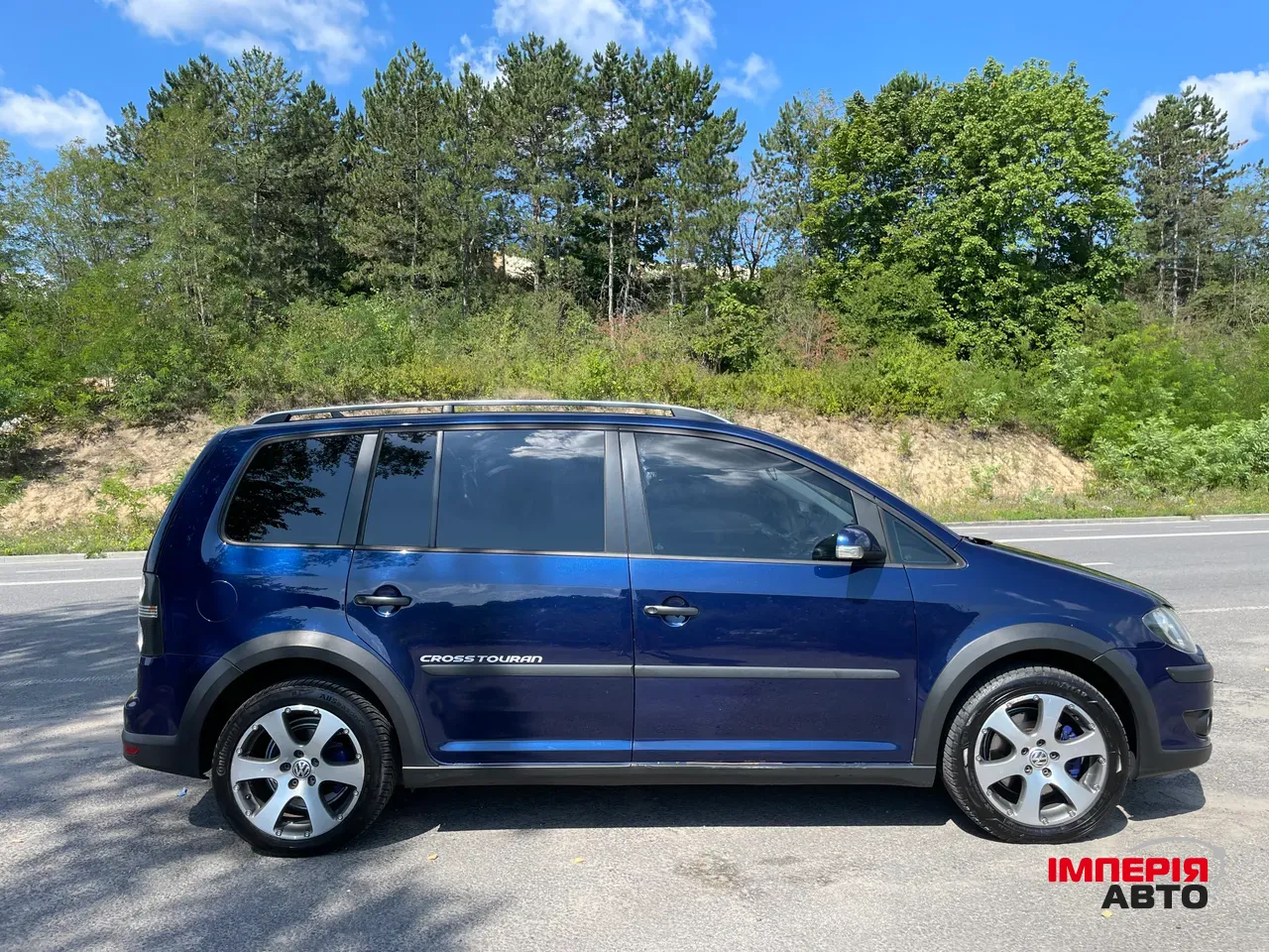 Volkswagen Touran - фото 4