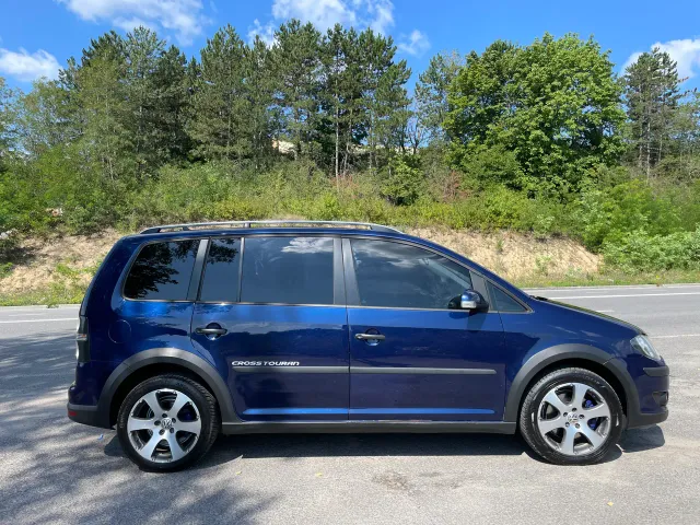 Volkswagen Touran - фото 4