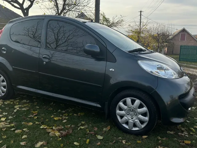 Peugeot 107 - фото 4