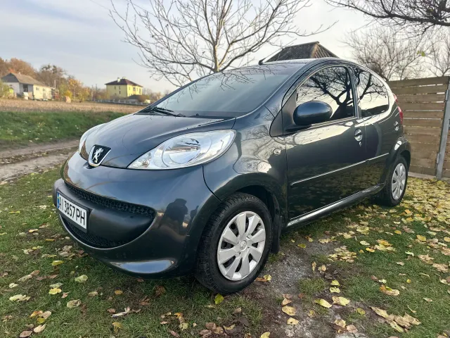 Peugeot 107 - фото 1