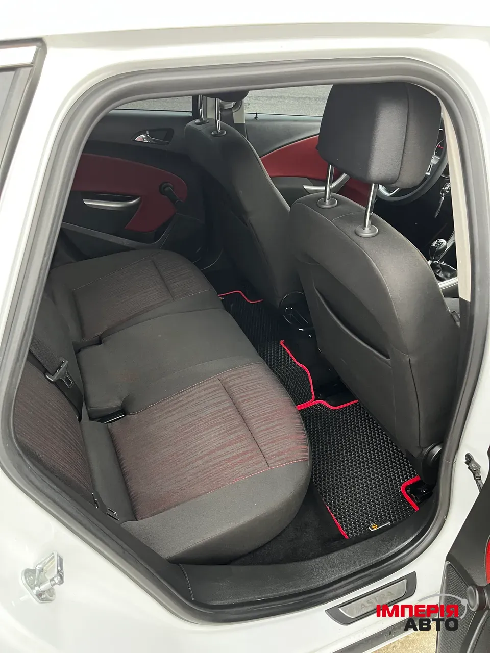 Opel Astra - фото 12