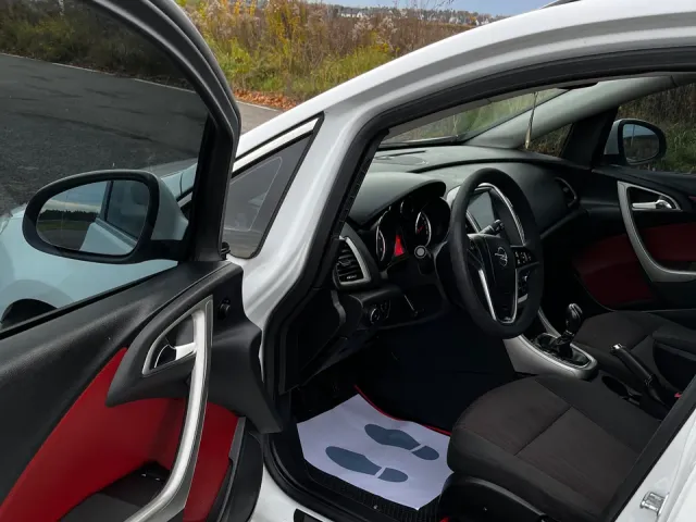 Opel Astra - фото 4