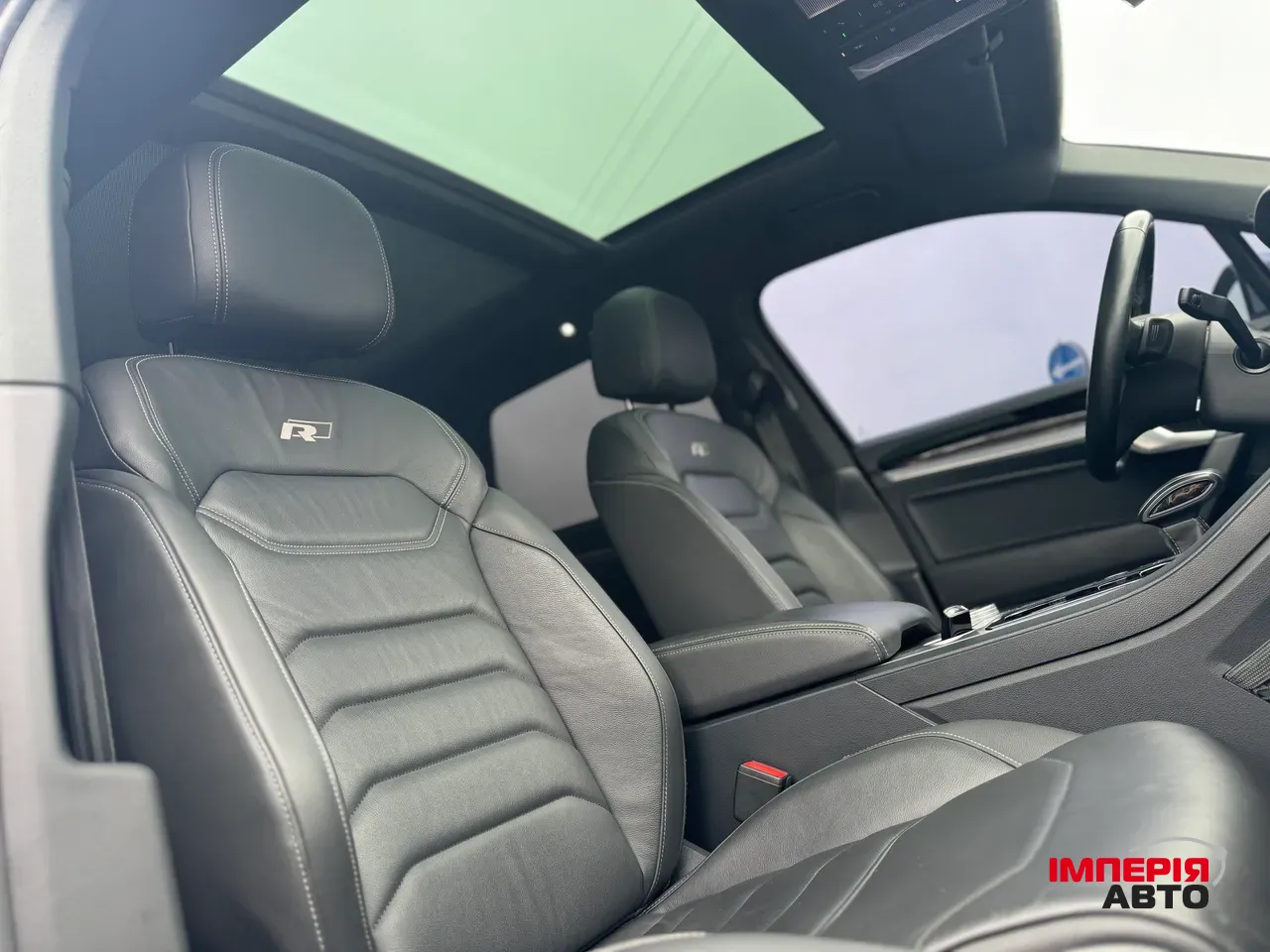 Volkswagen Touareg - фото 14