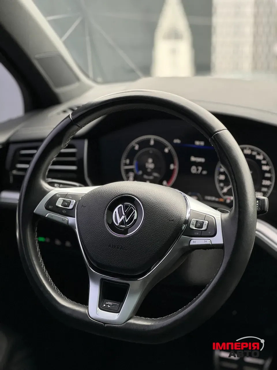 Volkswagen Touareg - фото 10