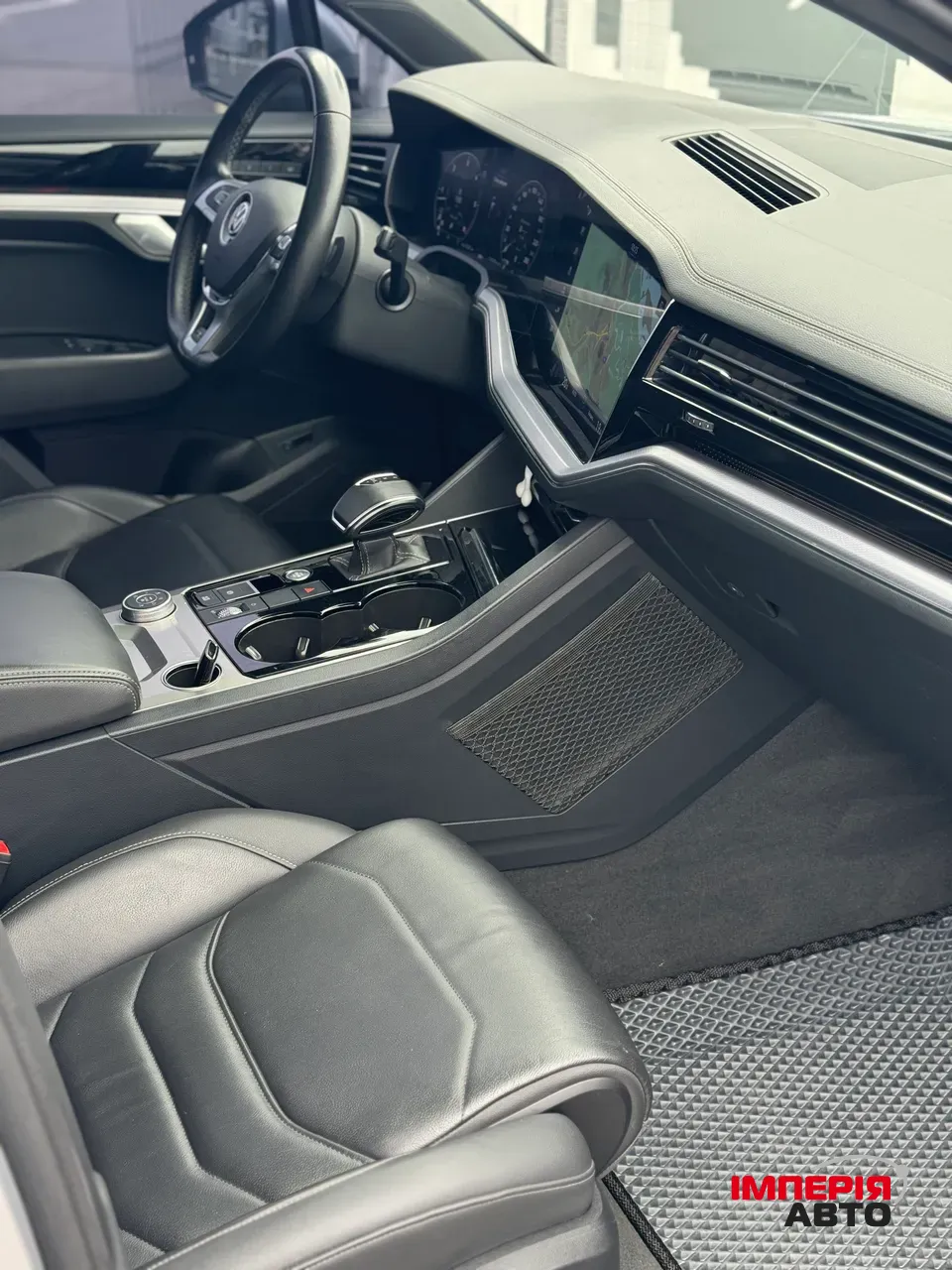 Volkswagen Touareg - фото 15