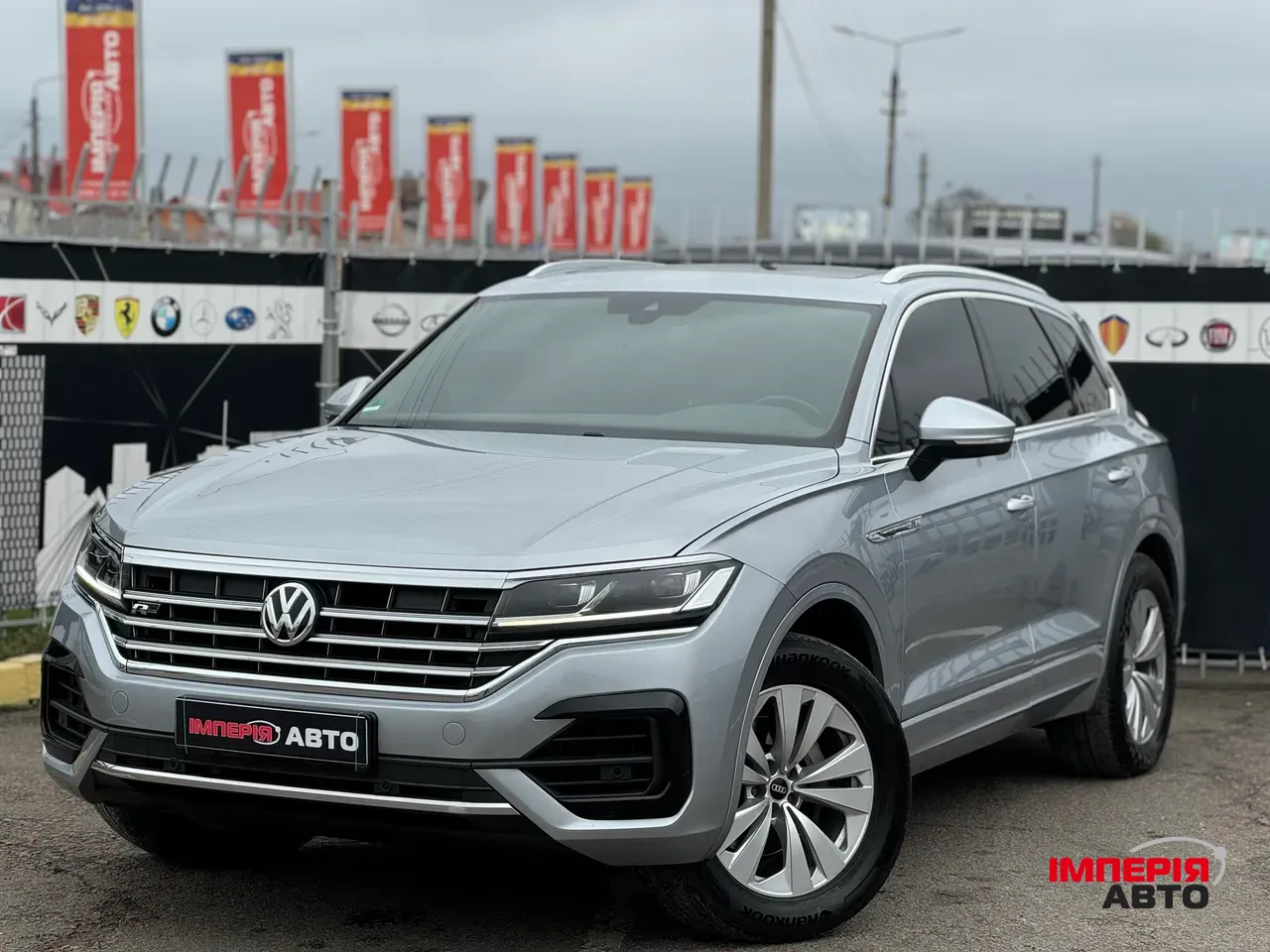 Volkswagen Touareg - фото 1