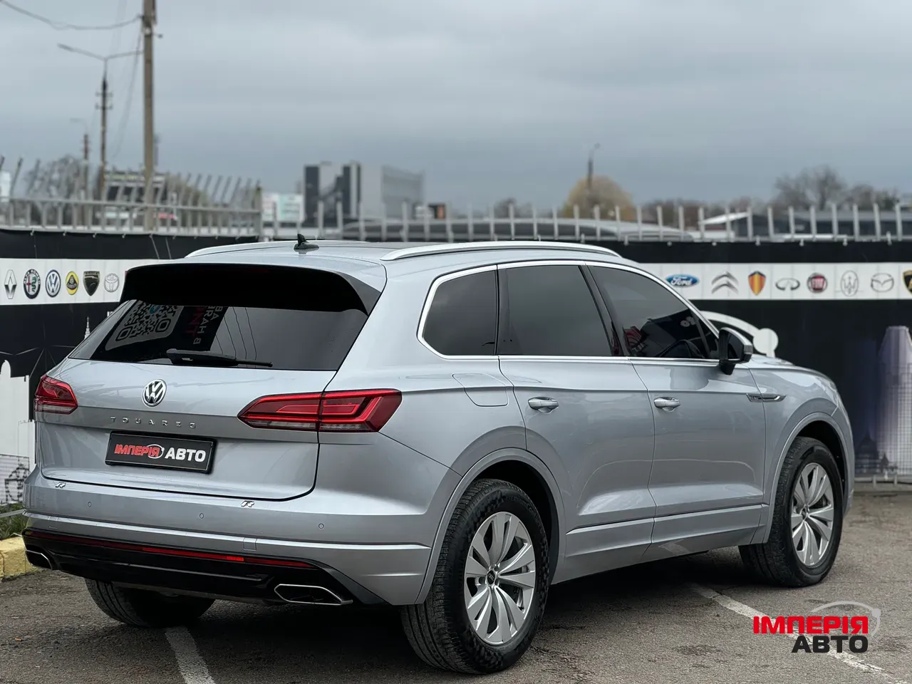 Volkswagen Touareg - фото 5