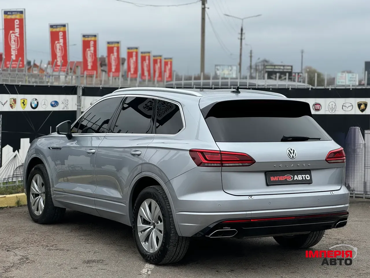 Volkswagen Touareg - фото 6