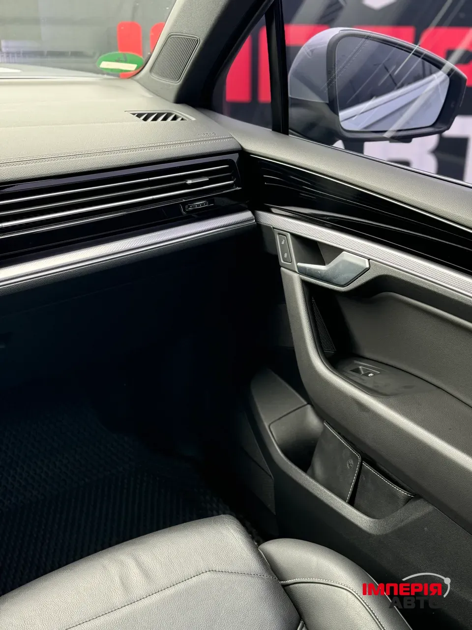 Volkswagen Touareg - фото 13