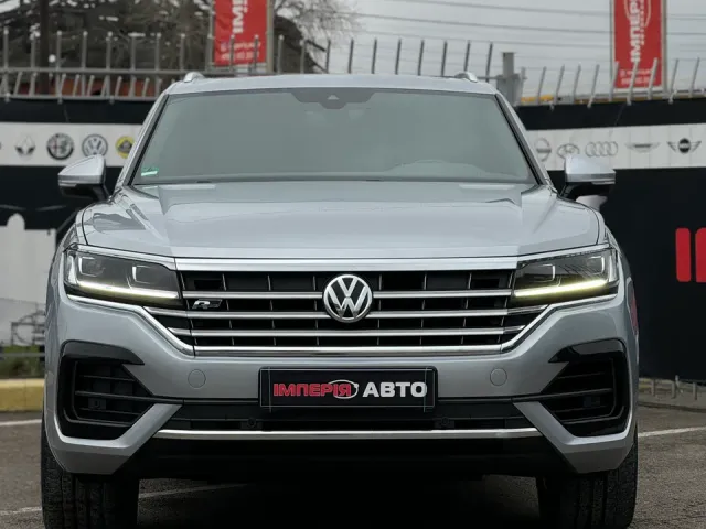 Volkswagen Touareg - фото 3