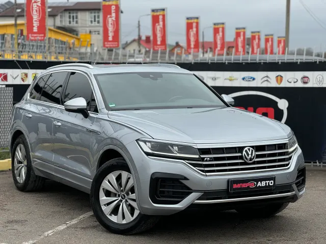Volkswagen Touareg - фото 2