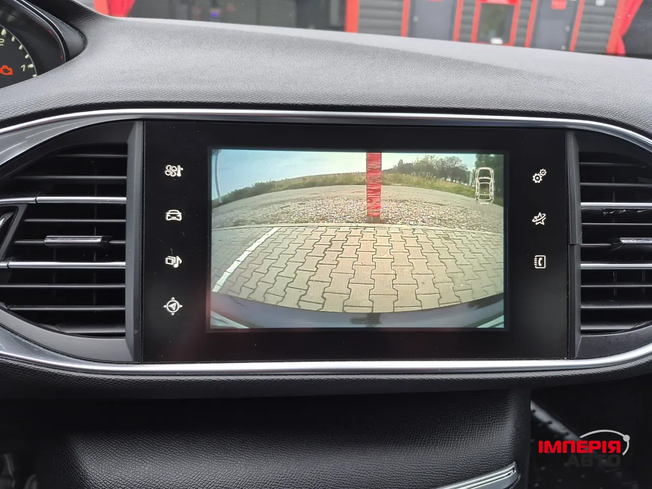 Peugeot 308 - фото 8