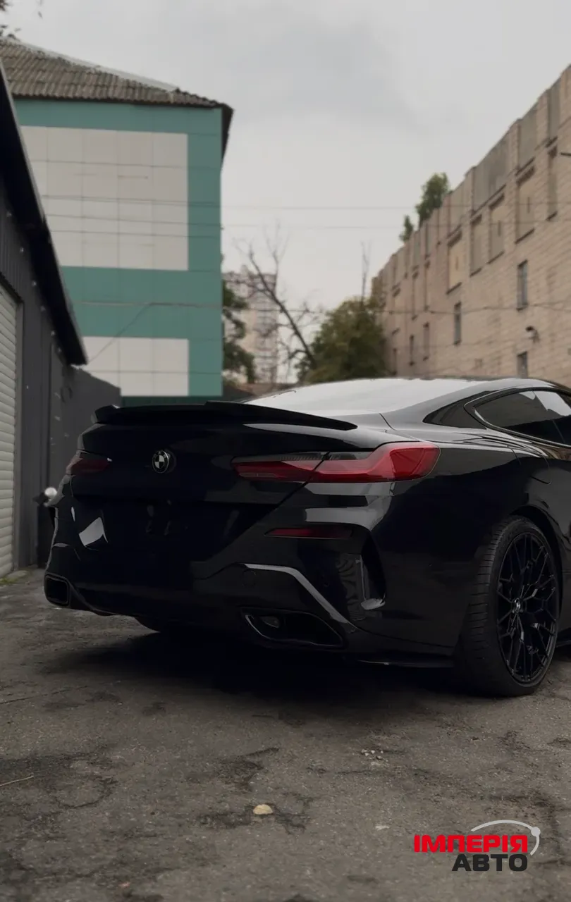 BMW 8 серії - фото 2