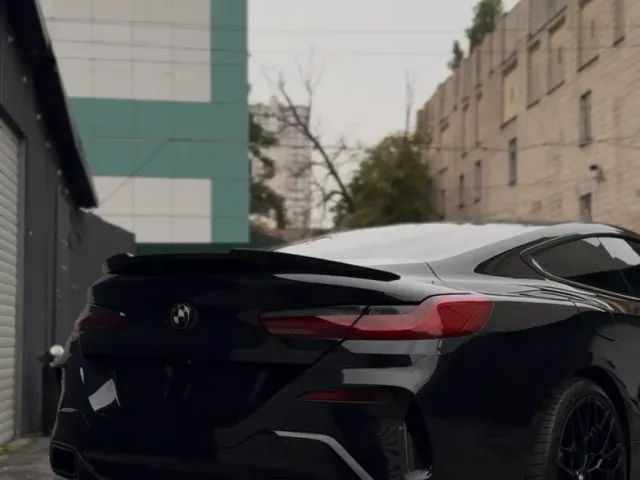 BMW 8 серії - фото 2