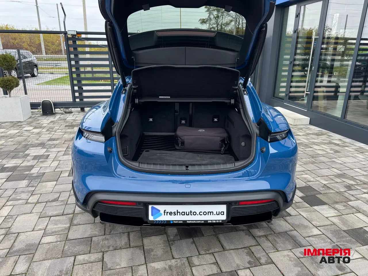 Porsche Taycan - фото 18