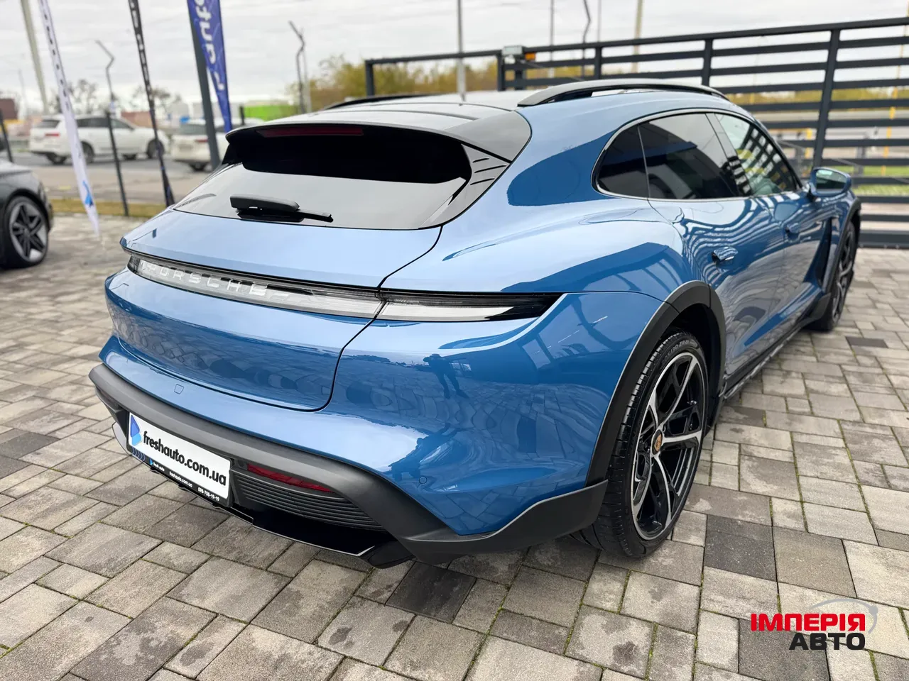 Porsche Taycan - фото 32