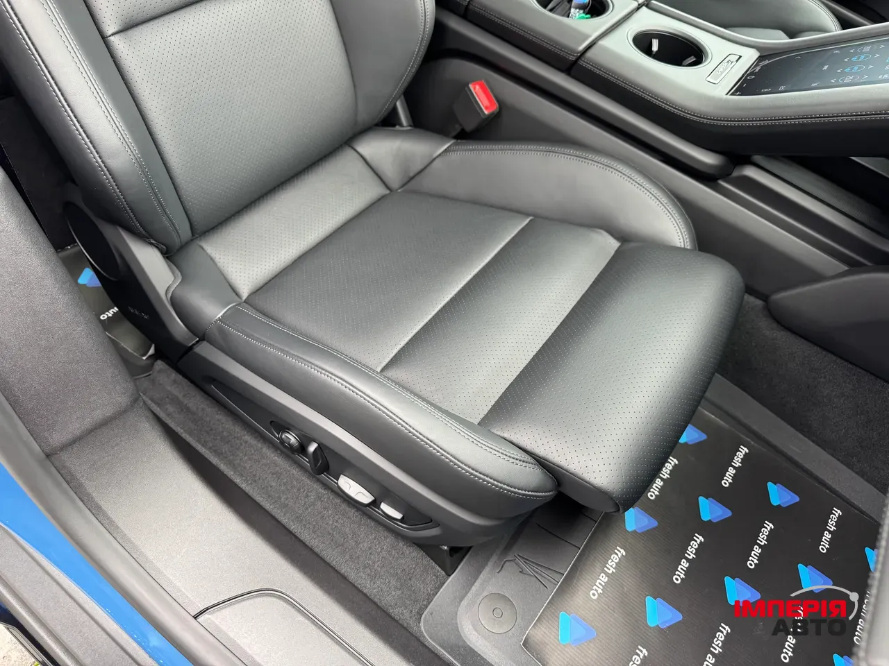 Porsche Taycan - фото 7