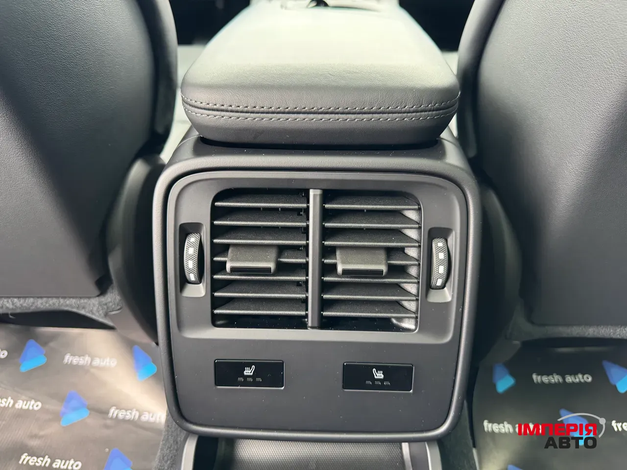 Porsche Taycan - фото 22