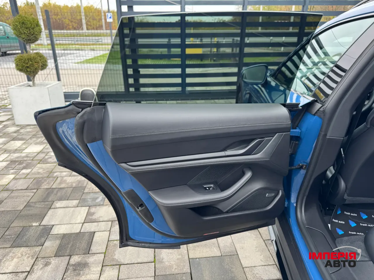 Porsche Taycan - фото 28