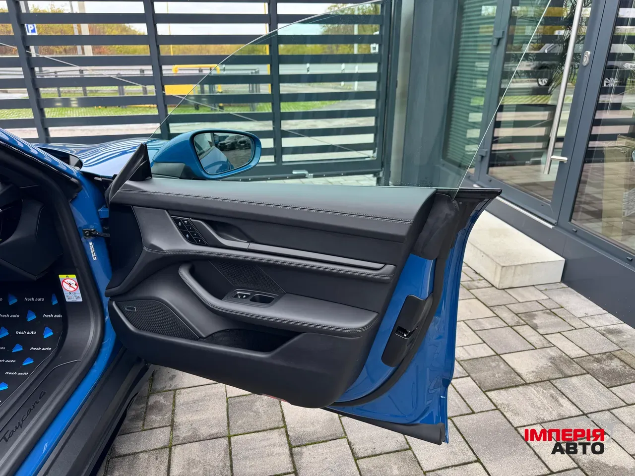 Porsche Taycan - фото 42