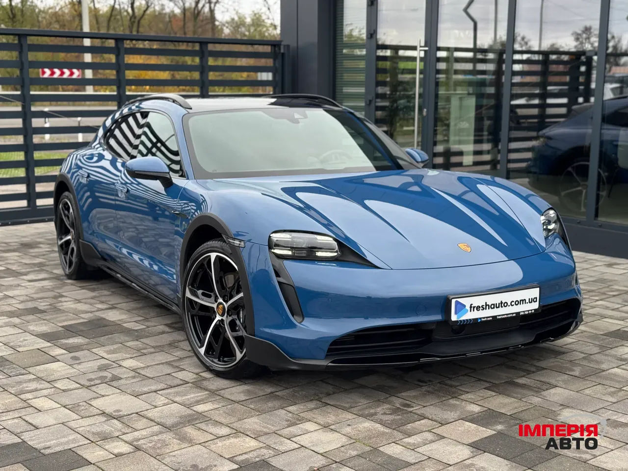 Porsche Taycan - фото 1