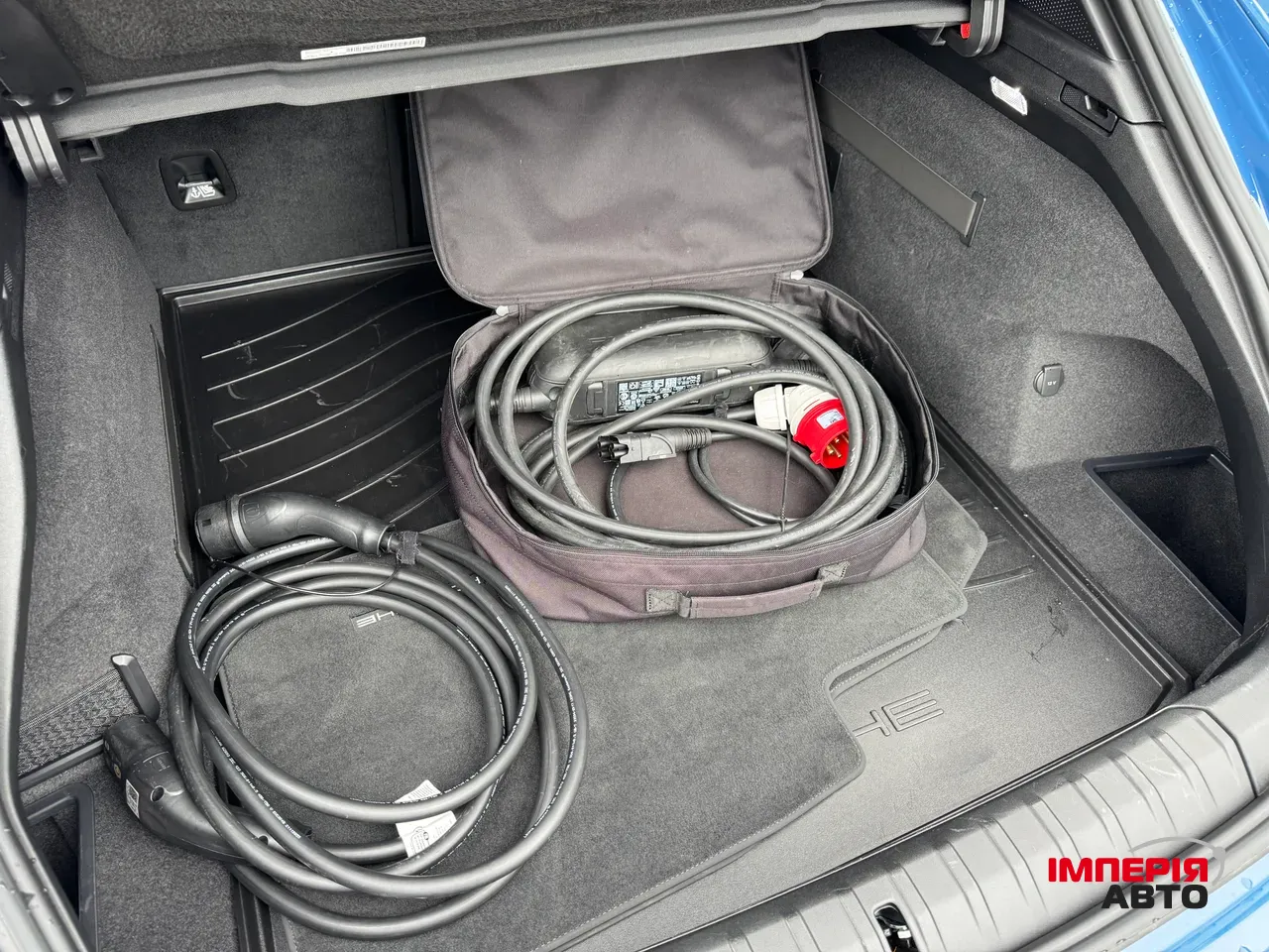 Porsche Taycan - фото 14