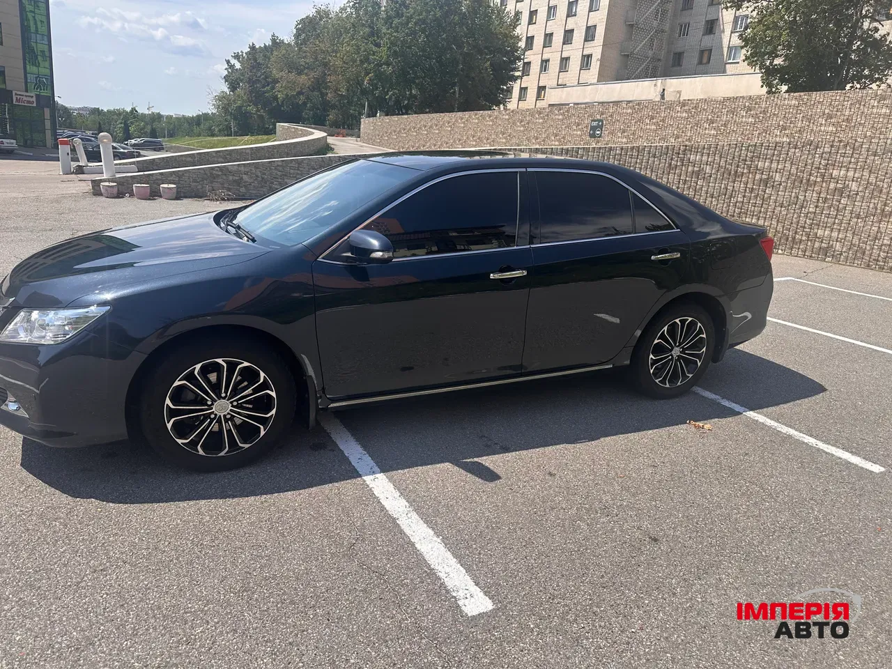 Toyota Camry - фото 3