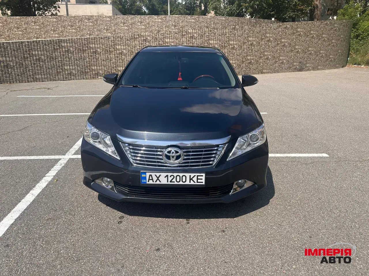 Toyota Camry - фото 1